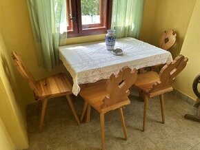 Stôl a stoličky