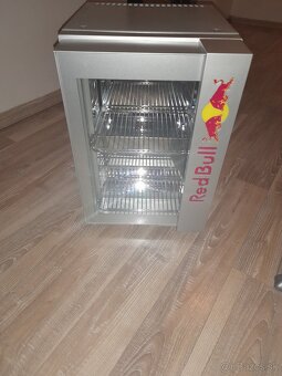 Chladnička Red Bull