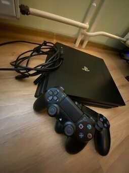 Play Station 4 pro 1TB