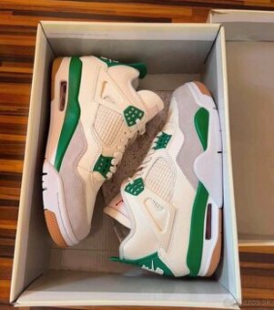 Jordan 4 SB