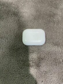 Apple AirpodsPRO Nabíjacie púzdro Originál - 1