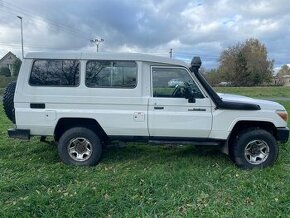 Toyota Land Cruiser HZJ