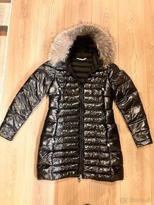 Čierny zimný kabat moncler