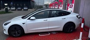 Tesla model 3 Standard Range Plus