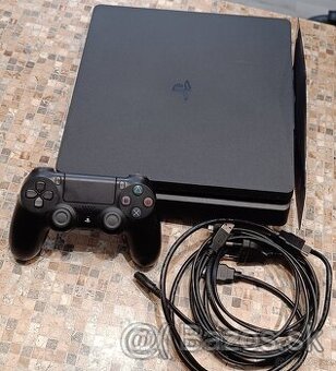 Playstation 4 slim + 4 hry