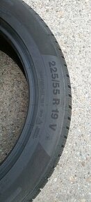 225/55 r19