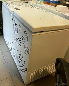 Truhlicová mraznička Whirlpool 395l