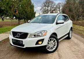 VOLVO XC60 2.4 D4 MOMENTUM