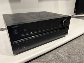 AV recevier Onkyo TX-NR709