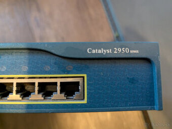 Cisco Catalyst 2950,  24 portov