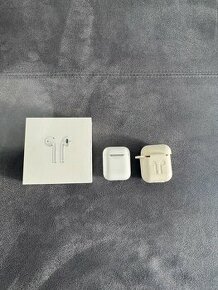 Apple AirPods 2019