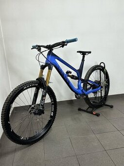 Canyon Torque CF9