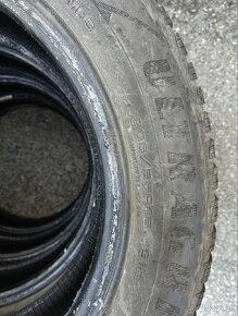 Goodyear Ultragrip 9 205/55R16 - 1