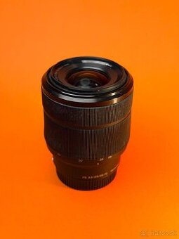 Sony 28-70mm f/3.5-5.6