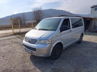 Volkswagen Caravela T5 2,5 96kw