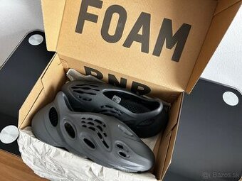 Predám Yeezy Foam Runner “Carbon” – Nikdy nenosené