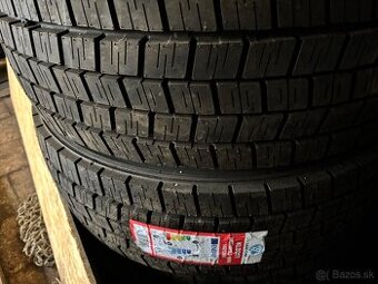 Pneu 265/70R19.5