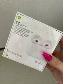 Predan Apple AirPods (3. generácie)