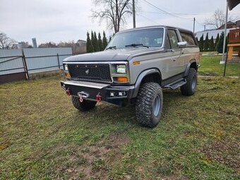 Ford Bronco 5.0i automat