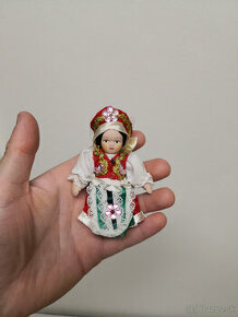 Mini krojová bábika