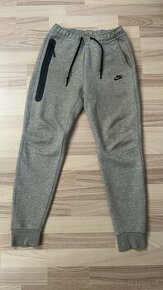 Nike Tech Fleece tepláky - 1