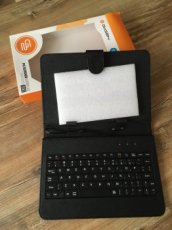 NOVÝ Obal na tablet 7” s klávesnicou - 1