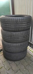 225/40 R18 continental