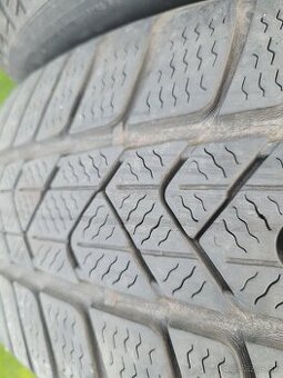 Predam 2ks zimne pneu 205/60 R17