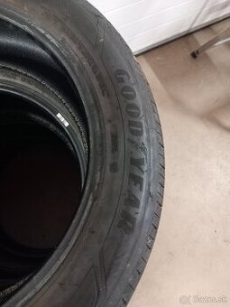 Goodyear EfficientGrip Performance 2 215/55 R18 99V letné