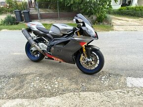 Aprilia rsv 1000r factory