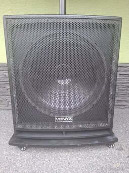 VONYX aktívny subwoofer