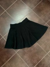 Čierna mini sukňa