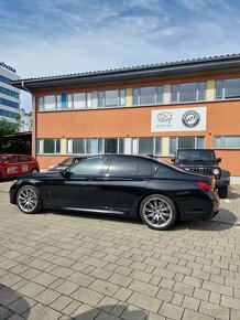 Bmw 750 2021 50000km v zaruke/gratis servis