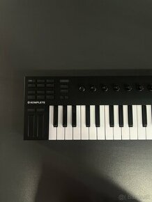 Komplete kontrol m32