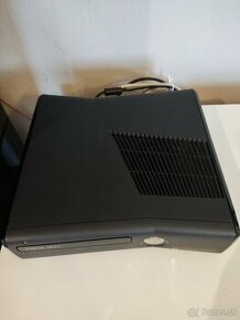 Xbox 360 S 320GB + Kinect + príslušenstvo