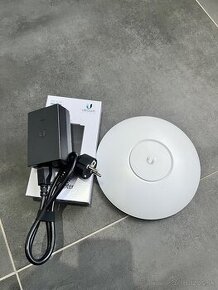 Ubiquiti UniFi UAP-AC-PRO s adaptérom TOP