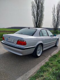 BMW 735i E38 V8 po rekonštrukcii