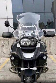 ADV plexi a lešenie na BMW GS