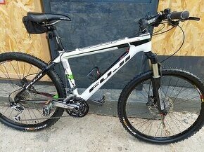 Carbonovy FUJI bike, 26kolesa, M ram