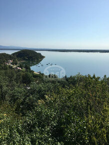 Pekná dvojpodlažná rekreačná chata na Zemplínskej Šírave