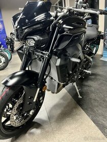 Yamaha MT-10 Čierna akcia