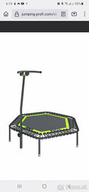 jumping trampolina