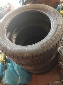 Pneu 215/55 r17 sada 70e