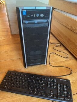 Desktop i5-4690, 16GB RAM, 2x SSD + 2T HDD