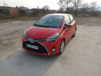 Predám Toyota Yaris hybrid