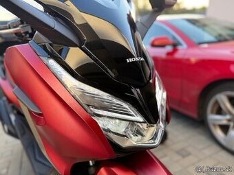 Honda Forza 125 Red 1.majitel Stav novej motorky