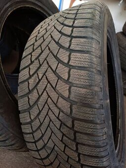 Zimné pneumatiky 215/55 R17