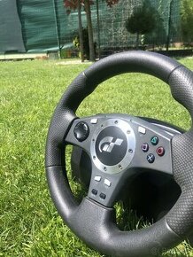 Logitech driving force pro - 1