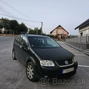 Volkswagen Touran - 1