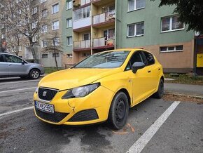 Seat ibiza 1.4,63kw benzín.